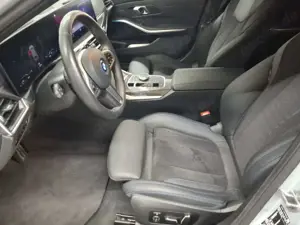 BMW 330 Bild 3