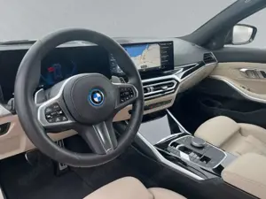 BMW 330 Bild 5