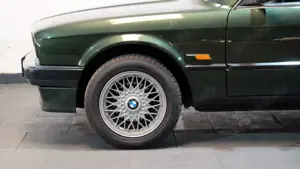 BMW 320 is nur 2 Fahrzeughalter! Bild 5
