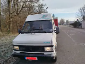 Peugeot J5