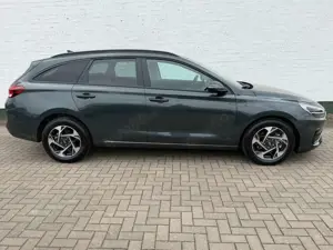 Hyundai i30 Autom. 150 PS*LED*RFK*Navi*Tempomat*Sitzhzg* Bild 3