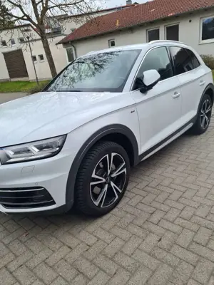 Audi Q5 2.0 TDI quattro S tronic sport