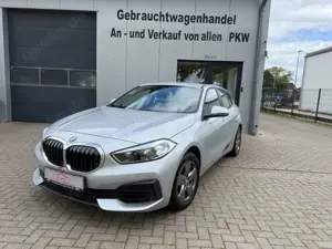 BMW 118 i*SHZ*LED TAGFAHRLICHT*2HAND
