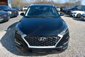 Hyundai TUCSON Pure 2WD Bild 4
