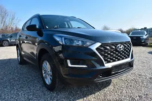 Hyundai TUCSON Pure 2WD Bild 3