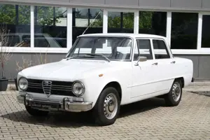 Alfa Romeo Giulia 1300 Super * Rassige Italienerin * Bianco
