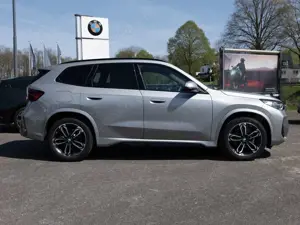 BMW X1 sDrive 18i M-Sport PANO AHK LED NAVI SHZ Bild 5