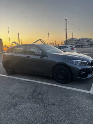 BMW 118 118 i Sport Line Bild 3