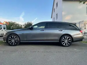 Mercedes-Benz E 300 E 300 DE Plugin Hybrid T 9G-TRONIC Avantgarde AHK