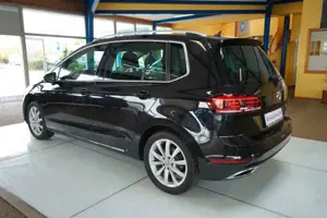 Volkswagen Golf Sportsvan VII Highline AUTOMATIK / XENON Bild 3
