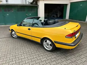 Saab 900