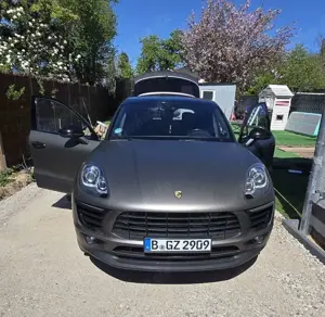 Porsche Macan S