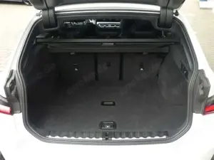 BMW 318 i Tour M Sportpak. AHK°ACC*Ad.LED°el.Sitze+M Bild 2