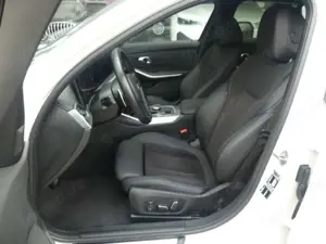 BMW 318 i Tour M Sportpak. AHK°ACC*Ad.LED°el.Sitze+M Bild 5