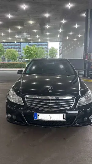 Mercedes-Benz C 220 CDI DPF (BlueEFFICIENCY) Avantgarde