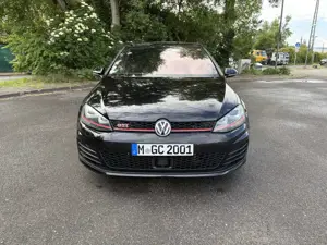 Volkswagen Golf GTI Performance BlueMotion Technology DSG