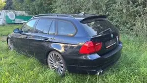 BMW 320 3 Touring 320i/Automatik/Leder/beschädigt Bild 4