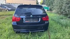 BMW 320 3 Touring 320i/Automatik/Leder/beschädigt Bild 3