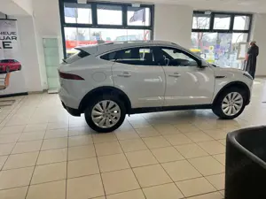 Jaguar E-Pace E-Pace D180 AWD Aut. SE Bild 3