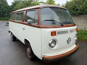 Volkswagen T2 Oldtimer-Baujahr 1979-1600er Motor Braun - Beige