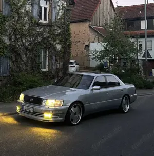 Lexus LS 400