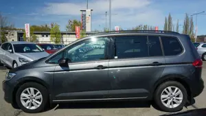 Volkswagen Touran 2.0 TDI Comfortline Navi AHK ACC Kamera Bild 3