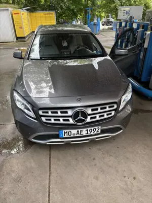 Mercedes-Benz CLA 200 GLA 200 Tüv 06.27 Insp. Frisch