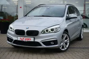 BMW 220 220i Sport Line LED Navi Head-Up Tempomat AHK Bild 2