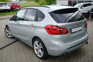 BMW 220 220i Sport Line LED Navi Head-Up Tempomat AHK Bild 3