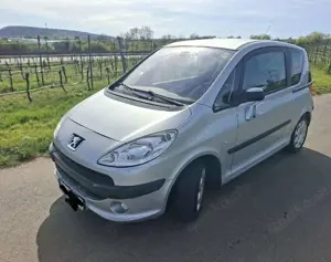 Peugeot 1007 Bild 2