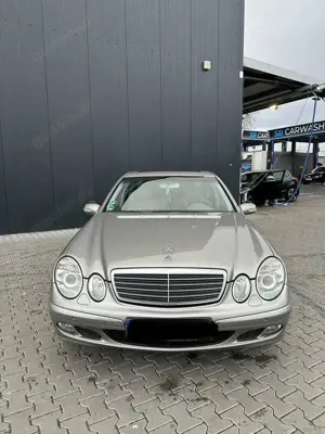 Mercedes-Benz E 200 E 200 Kompressor (211.042)
