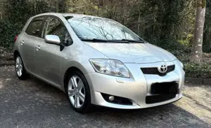 Toyota Auris 2.2 D-4D D-CAT