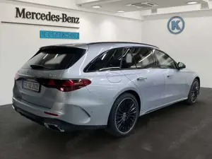 Mercedes-Benz E 300 de T-Modell 4Matic AMG+PANO+AHK+PARK+DISTR Bild 4