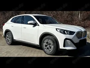 BMW iX2 xDrive30