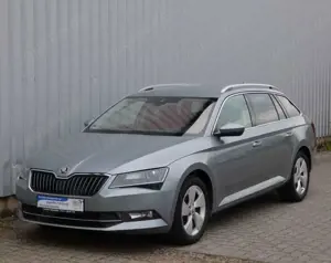 Skoda Superb Combi Style-Klima-Leder-Navi-Xenon-SH-PDC