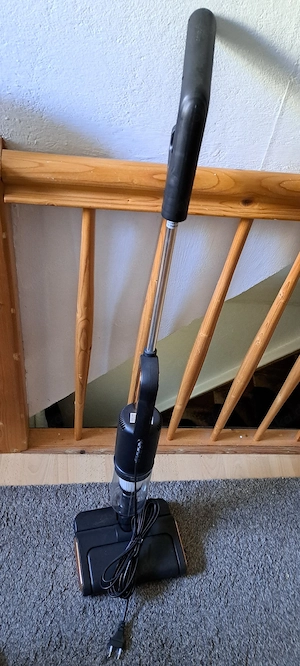 Neuer Staubsauger mit Wischfunktion 