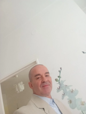 Attraktiver Mann 53, Jahre alt,schlank,.sucht schlanke Partnerin