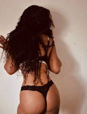 Kenianerin sucht dich für ein Treffen 