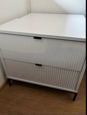 weißes modernes Nachtkästchen Bild 4