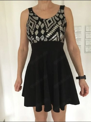 Kleid schwarz Größe S 