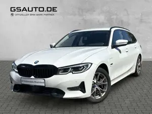 BMW 330 e xDrive T. Sport Line ACC AHK HUD LASER 17''