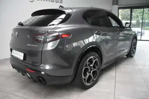 Alfa Romeo Stelvio Q4 MatLED Navi Leder Kam HarmKardon ACC Bild 3