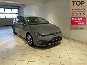 Volkswagen Golf VIII DSG ACC Kamera 3-Z-Klima 8-fach