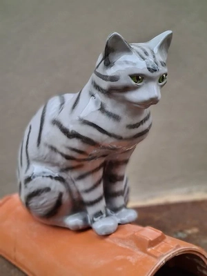 Firstkatze Dachkatze, naturgetreue Farben dachschmuckfigurenpunktde