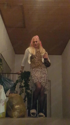 Devote TransgayLady sucht sehnsüchtig versaut schwulen  Opa Rentner ab 60, gerne älter Bild 3