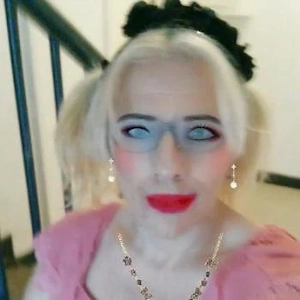 Devote TransgayLady sucht sehnsüchtig versaut schwulen  Opa Rentner ab 60, gerne älter Bild 4
