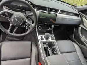 Jaguar XF XF D200 AWD Sportbrake R-Dynamic SE Mild Hybrid Bild 3