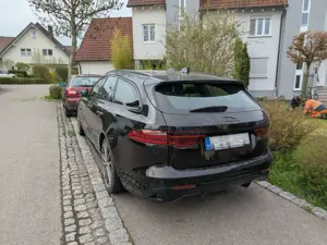 Jaguar XF XF D200 AWD Sportbrake R-Dynamic SE Mild Hybrid Bild 4