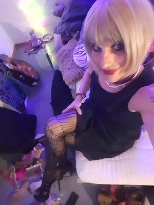 Devote TransgayLady sucht sehnsüchtig versaut schwulen  Opa Rentner ab 60, gerne älter Bild 5