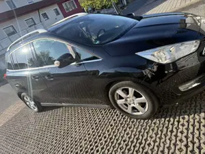 Ford Grand C-Max Titanium